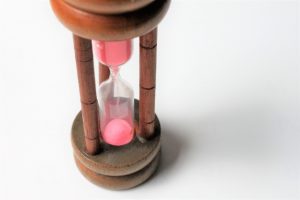 建設業許可の更新申請は有効期間の30日前までしなければなりません