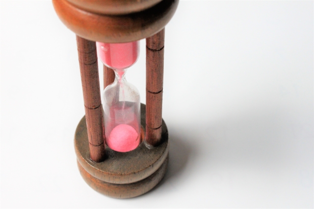 建設業許可の更新申請は有効期間の30日前までしなければなりません